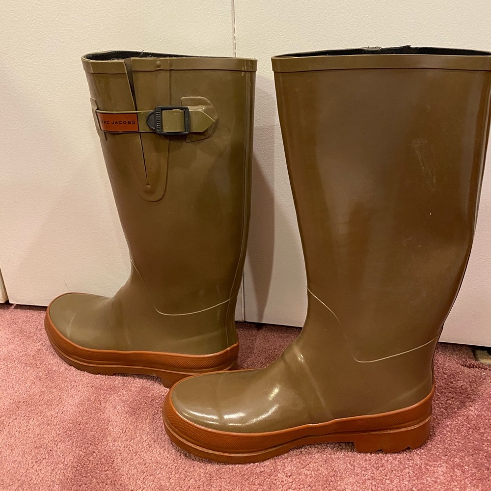 Marc Jacobs rain boots brown